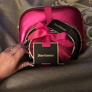 💕Juicy couture cosmetic bags💕